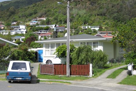 Photo of property in 2 Waitohi Place, Picton, 7220