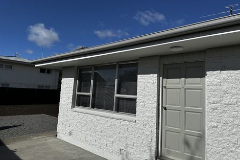 Photo of property in 2/4 Grove Road, Addington, Christchurch, 8024