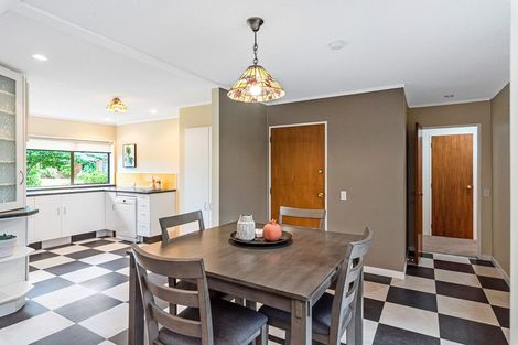 Photo of property in 33 Chilton Drive, Paraparaumu, 5032