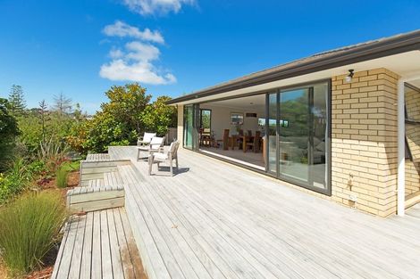 Photo of property in 997 Whangaparaoa Road, Tindalls Beach, Whangaparaoa, 0930