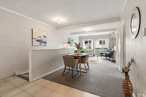 Photo of property in 1/15 Bloomsbury Grove, Newlands, Wellington, 6037