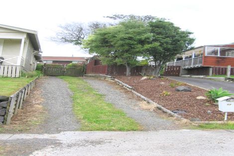 Photo of property in 1/27 Clayburn Road, Glen Eden, Auckland, 0602