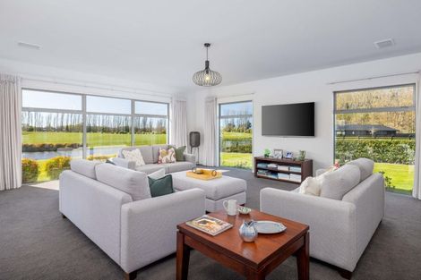 Photo of property in 52 Mapleham Drive, Pegasus, 7612