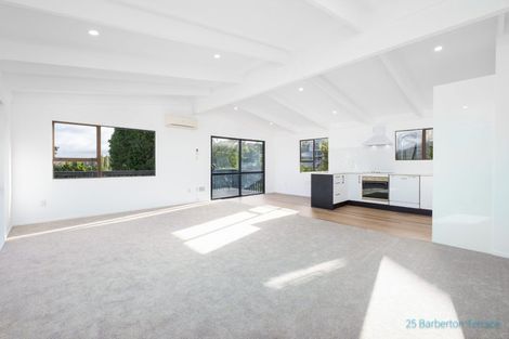 Photo of property in 25 Barberton Terrace, Red Hill, Papakura, 2110