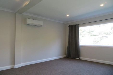 Photo of property in 24 Governor Road, Northland, Wellington, 6012