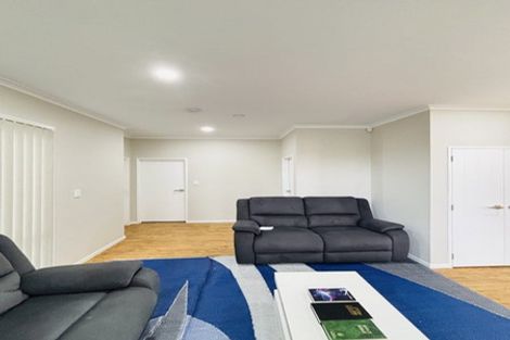 Photo of property in 1/2 Cameron Street, Papakura, 2110