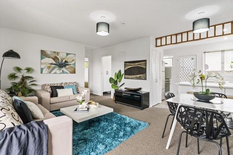 Photo of property in 2/23 Taitua Drive, Te Atatu South, Auckland, 0610