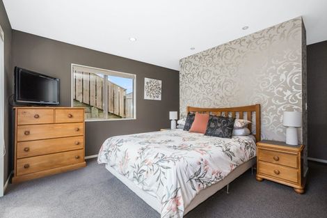 Photo of property in 33 Kahurangi Heights, Aotea, Porirua, 5024