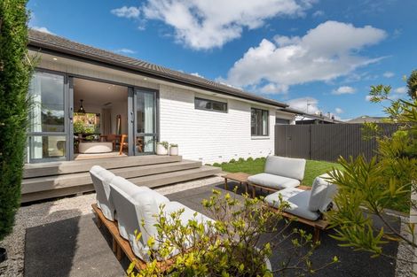 Photo of property in 2/2 Omana Road, Milford, Auckland, 0620