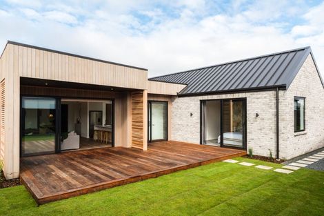 Photo of property in 15 Oakbridge Boulevard, Marshland, Christchurch, 8051