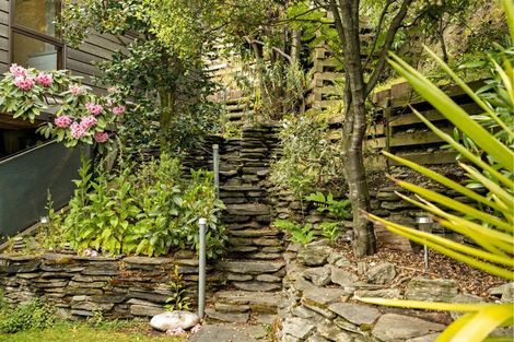 Photo of property in 5 Mackinnon Terrace, Sunshine Bay, Queenstown, 9300