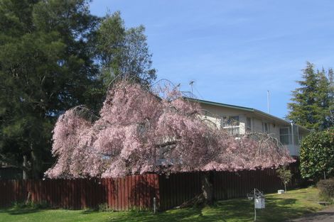 Photo of property in 2 Wallingford Place, Hillcrest, Rotorua, 3015