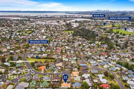Photo of property in 25 Heversham Place, Glendene, Auckland, 0602