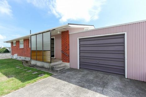 Photo of property in 4 Parsons Street, Vogeltown, New Plymouth, 4310