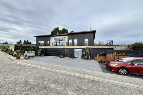 Photo of property in 17 Rexs Way, Green Island, Dunedin, 9018