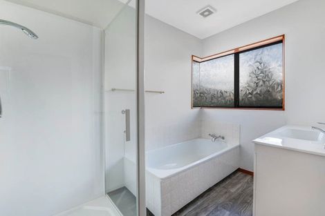 Photo of property in 1/131 Centreway Road, Orewa, 0931