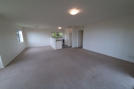 Photo of property in 15 Orchard Road, Browns Bay, Auckland, 0630