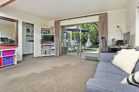 Photo of property in 20 Kallista Place, Browns Bay, Auckland, 0630