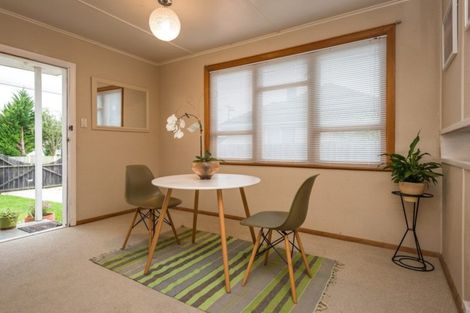 Photo of property in 10 Paddington Street, Northcote, Christchurch, 8052