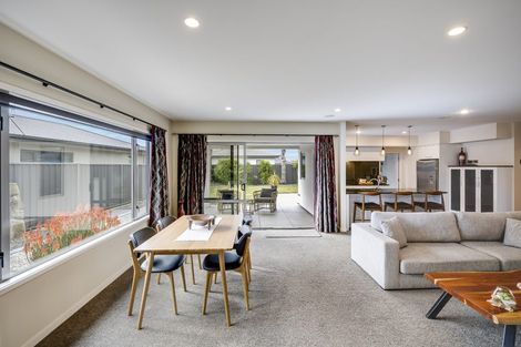 Photo of property in 72 Orotu Drive, Poraiti, Napier, 4112