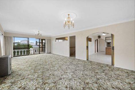 Photo of property in 44 Bradbury Road, Botany Downs, Auckland, 2010