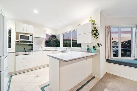 Photo of property in 46 Blue Heron Rise, Stanmore Bay, Whangaparaoa, 0932