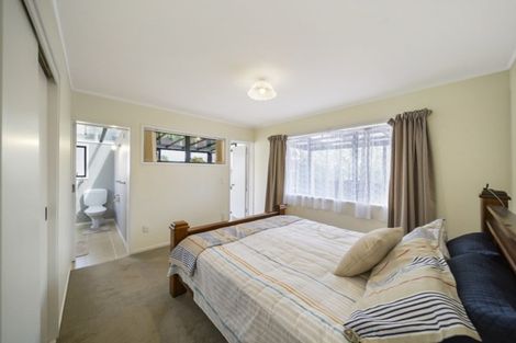 Photo of property in 94 Dalwhinnie Parade, Highland Park, Auckland, 2010