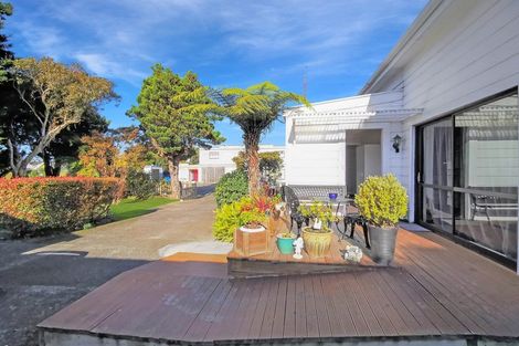 Photo of property in 1 Allardice Street, Dannevirke, 4930
