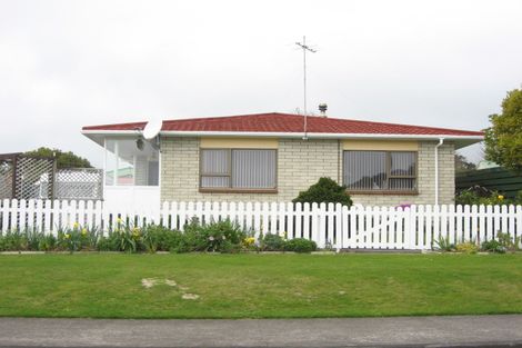 Photo of property in 6 Hussey Street, Oakura, 4314