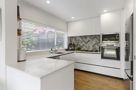 Photo of property in 2/16 Castleton Drive, Howick, Auckland, 2014