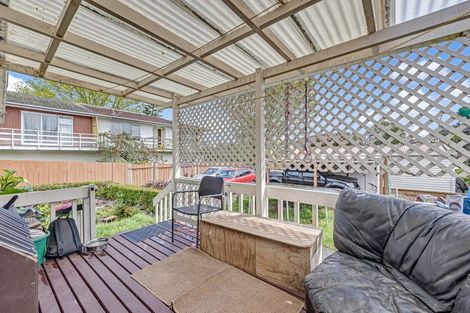 Photo of property in 221 Edmonton Road, Te Atatu South, Auckland, 0610