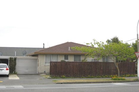 Photo of property in 1/2 Queenspark Drive, Parklands, Christchurch, 8083