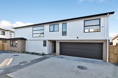 Photo of property in 18b Mackenzie Street, Te Atatu South, Auckland, 0610
