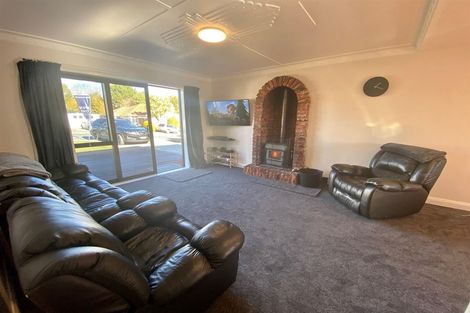 Photo of property in 12 Cossens Street, Balclutha, 9230