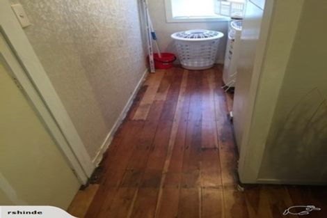 Photo of property in 1/4 Kaurilands Road, Titirangi, Auckland, 0604