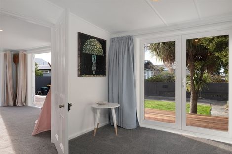 Photo of property in 16 Augusta Street, Redcliffs, Christchurch, 8081