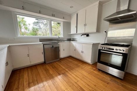 Photo of property in 21 Maple Grove, Maungaraki, Lower Hutt, 5010