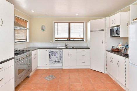 Photo of property in 89 Vipond Road, Stanmore Bay, Whangaparaoa, 0932