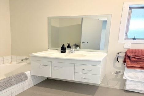 Photo of property in 37/64 Kawaha Point Road, Kawaha Point, Rotorua, 3010