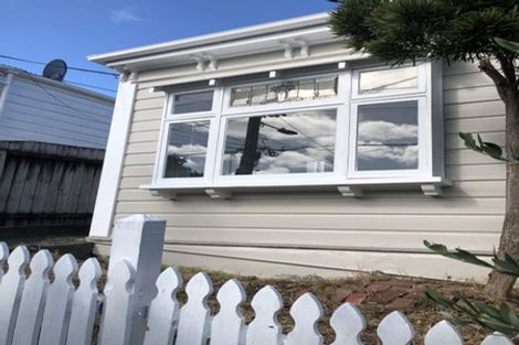 Photo of property in 9 Wright Street, Mount Cook, Wellington, 6021