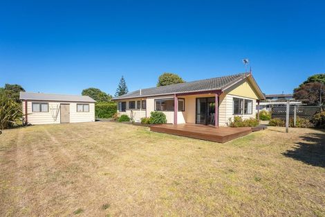 Photo of property in 172 Tutere Street, Waikanae Beach, Waikanae, 5036