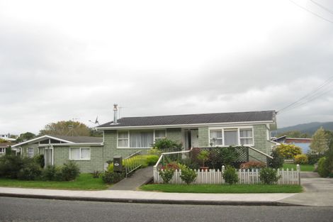 Photo of property in 32 Matatua Road, Raumati Beach, Paraparaumu, 5032
