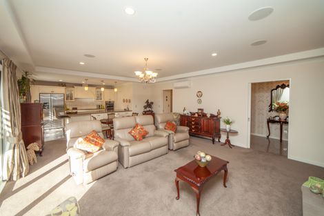 Photo of property in 15 Old Red Barn Road, Halswell, Christchurch, 8025