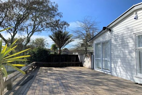 Photo of property in 26 Tiraumea Drive, Pakuranga, Auckland, 2010