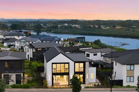 Photo of property in 240 Park Estate Road, Rosehill, Papakura, 2113