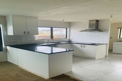 Photo of property in 37 Sharland Avenue, Manurewa, Auckland, 2102