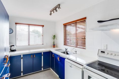 Photo of property in 22 Jeffares Place, Taradale, Napier, 4112