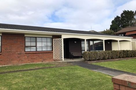 Photo of property in 32 Sunnyview Avenue, Shelly Park, Auckland, 2014
