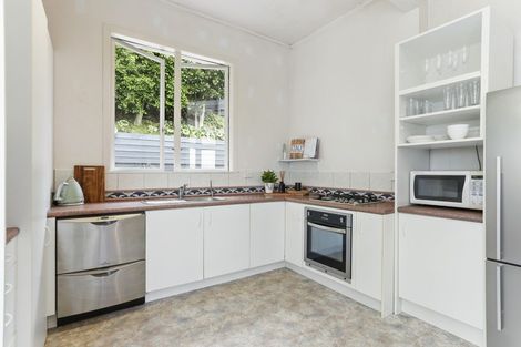 Photo of property in 16 Alfred Street, Northcote Point, Auckland, 0627