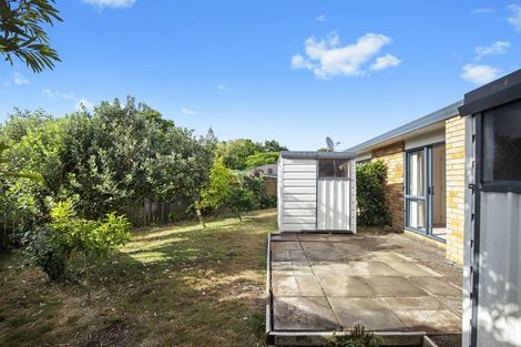 Photo of property in 16 Ranch Place, Pukekohe, 2120